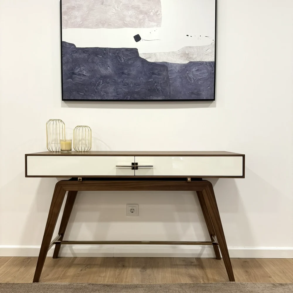 Consola London